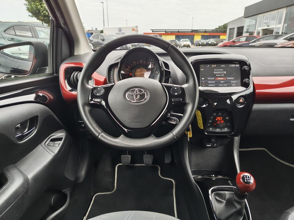 Toyota Aygo 1.0 VVT-i x-wave | El. Vouwdak | Achteruitrijcamera | El. Climat - Image 9