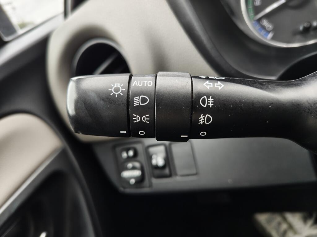 Toyota Yaris 1.5 Hybrid Bi-Tone | Cruise Control | Lichtmetaal | Achteruitrij - Image 11