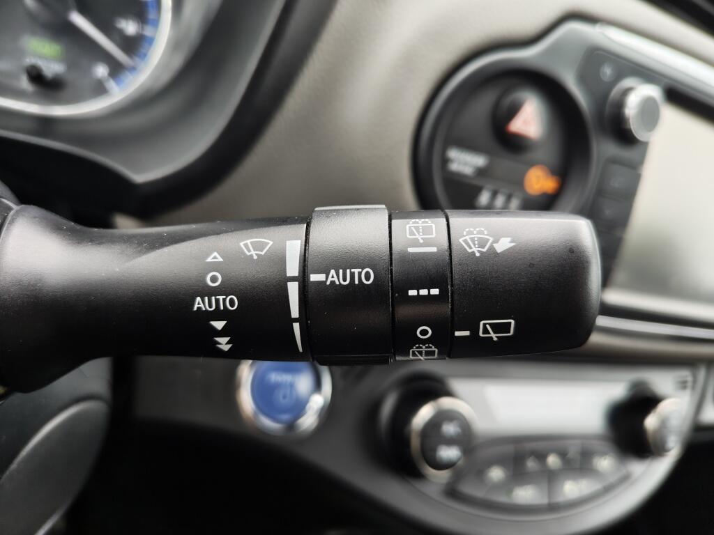 Toyota Yaris 1.5 Hybrid Bi-Tone | Cruise Control | Lichtmetaal | Achteruitrij - Image 12