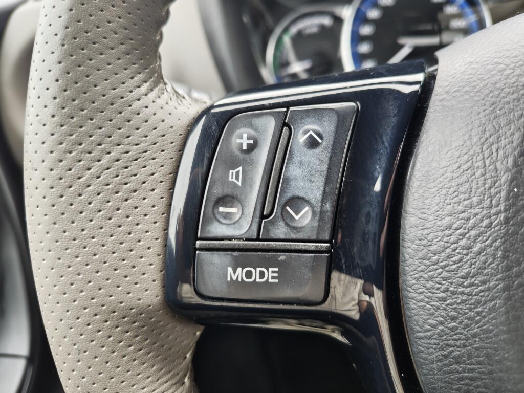 Toyota Yaris 1.5 Hybrid Bi-Tone | Cruise Control | Lichtmetaal | Achteruitrij - Image 13