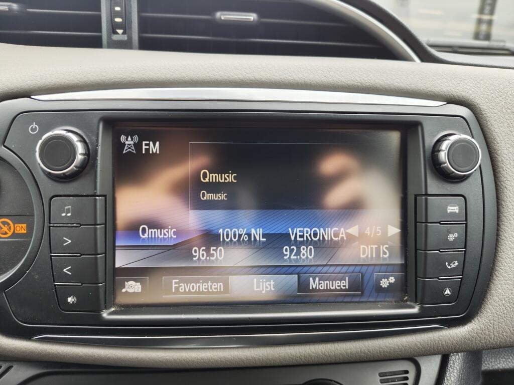 Toyota Yaris 1.5 Hybrid Bi-Tone | Cruise Control | Lichtmetaal | Achteruitrij - Image 16