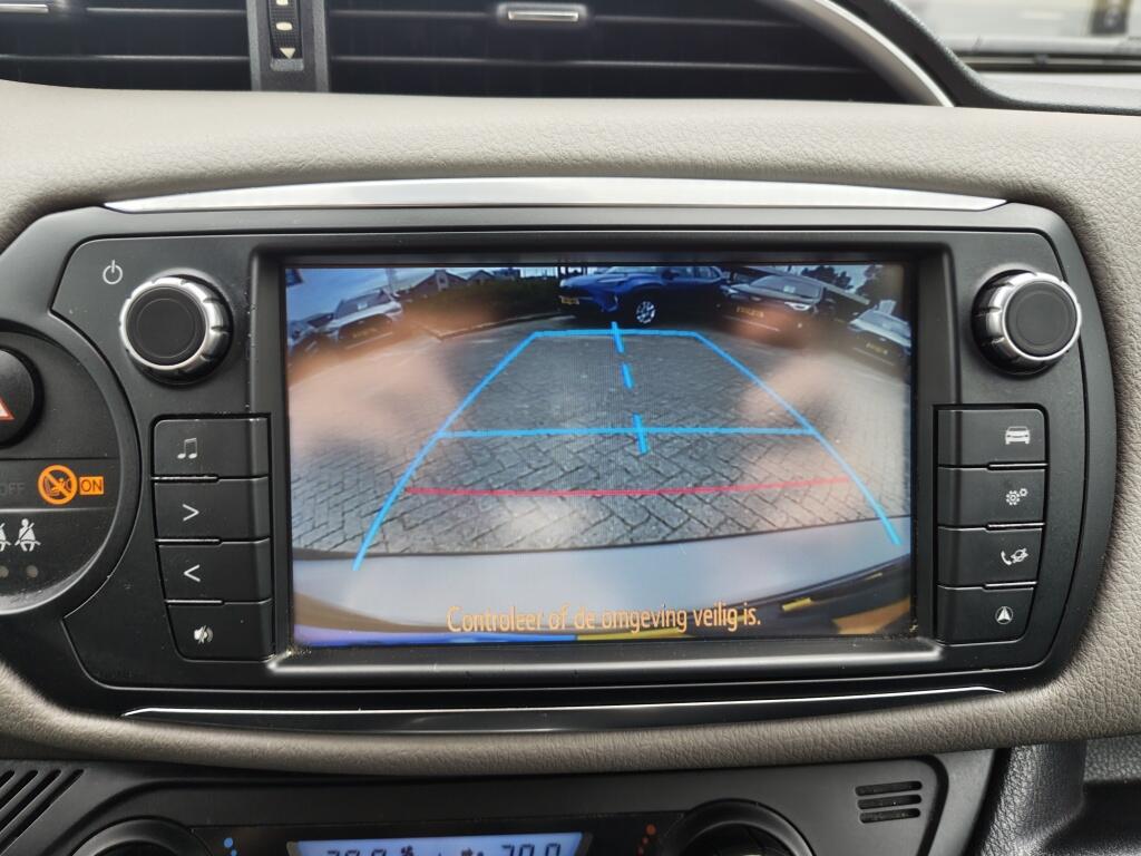 Toyota Yaris 1.5 Hybrid Bi-Tone | Cruise Control | Lichtmetaal | Achteruitrij - Image 17
