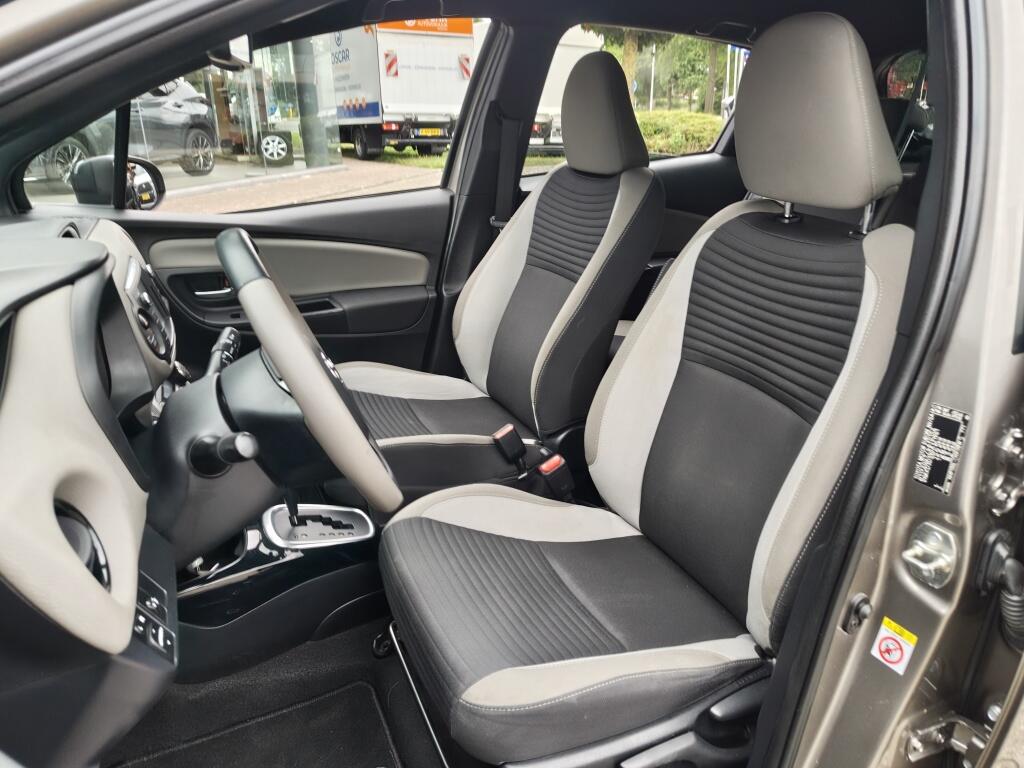 Toyota Yaris 1.5 Hybrid Bi-Tone | Cruise Control | Lichtmetaal | Achteruitrij - Image 28