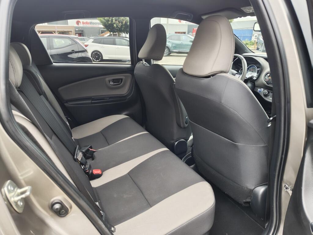 Toyota Yaris 1.5 Hybrid Bi-Tone | Cruise Control | Lichtmetaal | Achteruitrij - Image 30