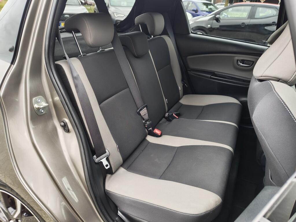 Toyota Yaris 1.5 Hybrid Bi-Tone | Cruise Control | Lichtmetaal | Achteruitrij - Image 31