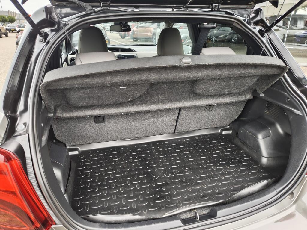 Toyota Yaris 1.5 Hybrid Bi-Tone | Cruise Control | Lichtmetaal | Achteruitrij - Image 32