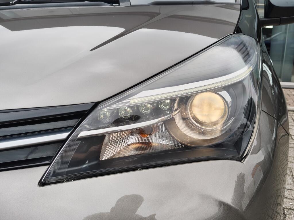 Toyota Yaris 1.5 Hybrid Bi-Tone | Cruise Control | Lichtmetaal | Achteruitrij - Image 34
