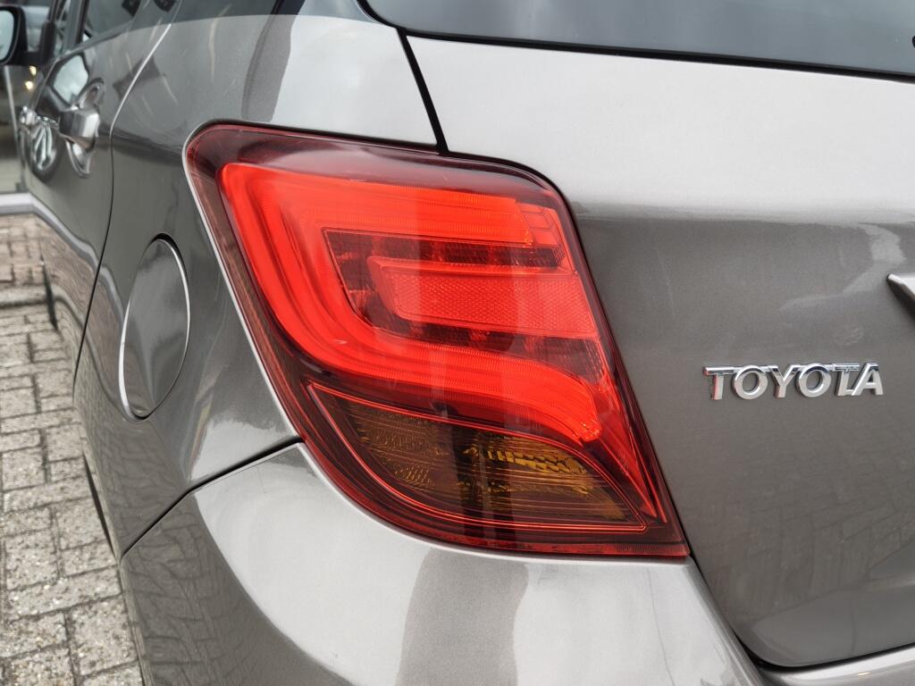Toyota Yaris 1.5 Hybrid Bi-Tone | Cruise Control | Lichtmetaal | Achteruitrij - Image 35