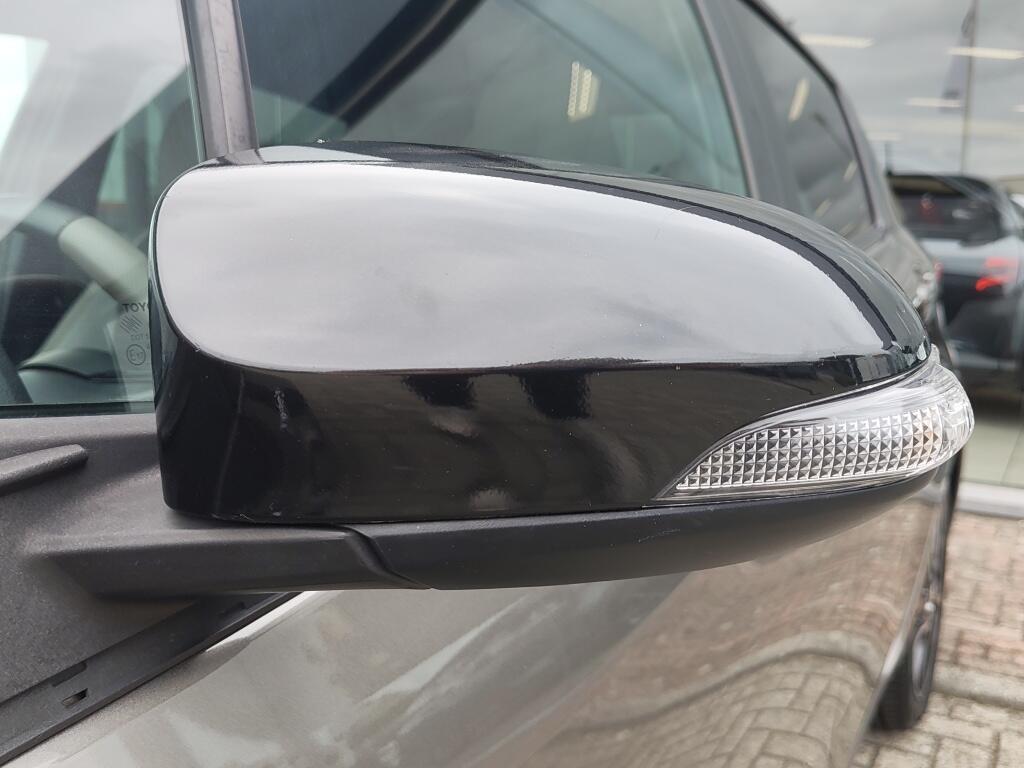 Toyota Yaris 1.5 Hybrid Bi-Tone | Cruise Control | Lichtmetaal | Achteruitrij - Image 36