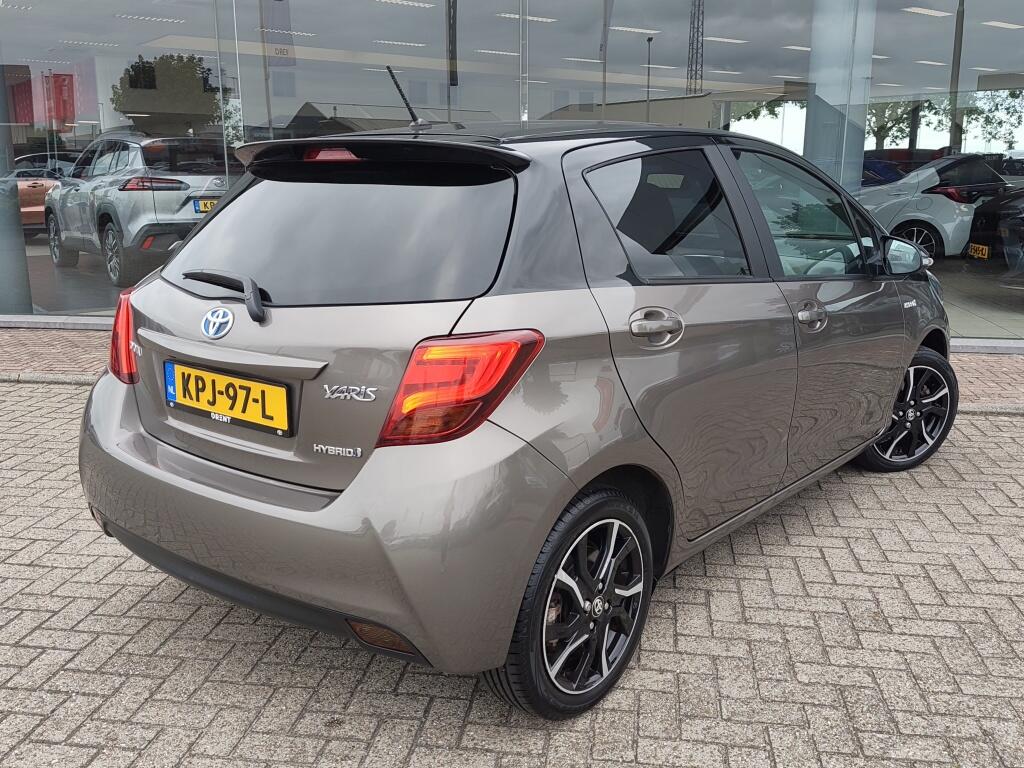 Toyota Yaris 1.5 Hybrid Bi-Tone | Cruise Control | Lichtmetaal | Achteruitrij - Image 4