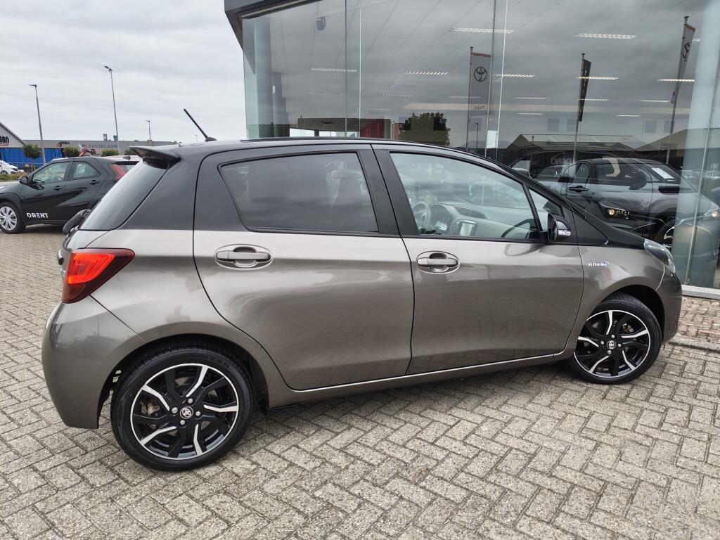 Toyota Yaris 1.5 Hybrid Bi-Tone | Cruise Control | Lichtmetaal | Achteruitrij - Image 5