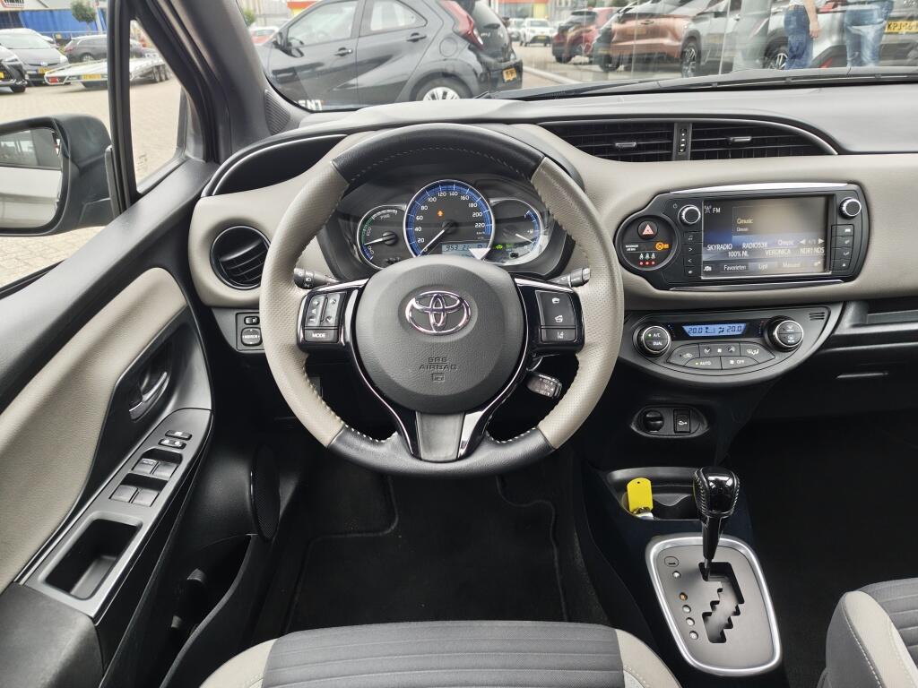 Toyota Yaris 1.5 Hybrid Bi-Tone | Cruise Control | Lichtmetaal | Achteruitrij - Image 8