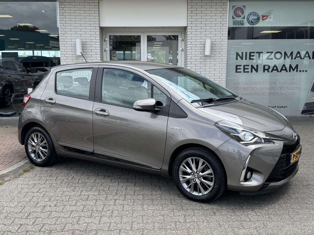 Toyota Yaris 1.5 Hybrid Design | All-Seasons | Trekhaak Afn. | Stoel Verwarmi - Image 9