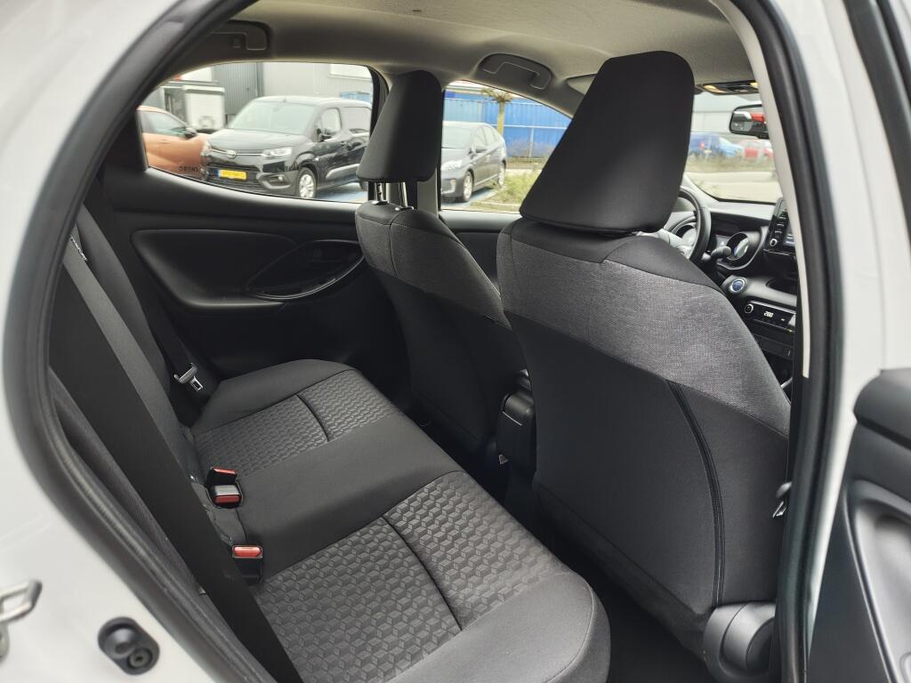 Toyota Yaris 1.5 Hybrid Dynamic | Keyless Entry | Stoelverwarming | Android A - Image 27
