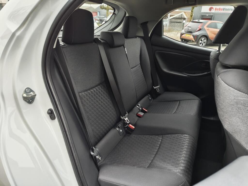 Toyota Yaris 1.5 Hybrid Dynamic | Keyless Entry | Stoelverwarming | Android A - Image 28