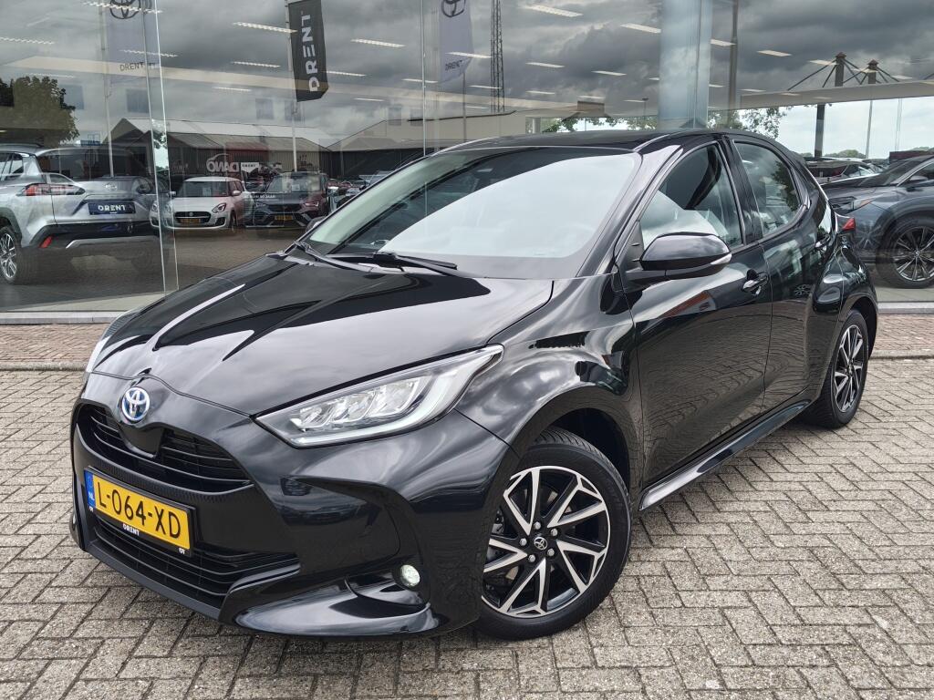 Toyota Yaris 1.5 Hybrid Dynamic | NL Auto | All Season | Keyless Entry & Star - Image 1