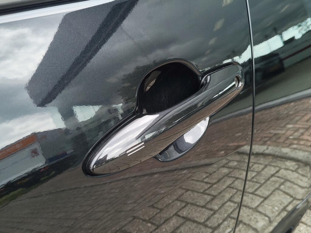 Toyota Yaris 1.5 Hybrid Dynamic | NL Auto | All Season | Keyless Entry & Star - Image 34