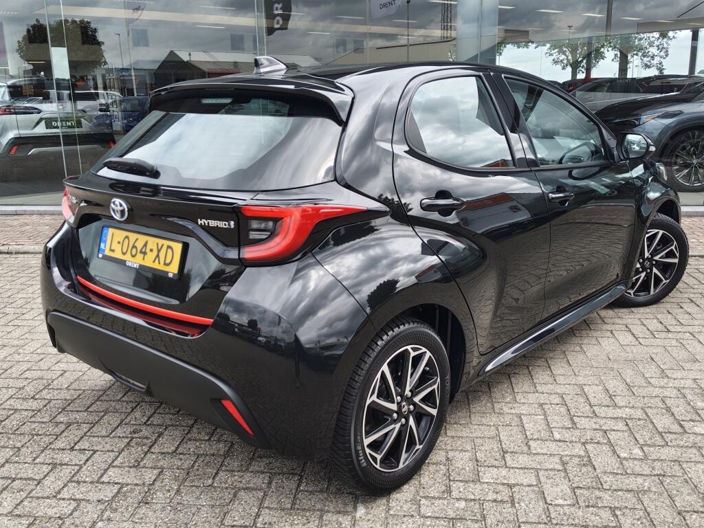 Toyota Yaris 1.5 Hybrid Dynamic | NL Auto | All Season | Keyless Entry & Star - Image 4