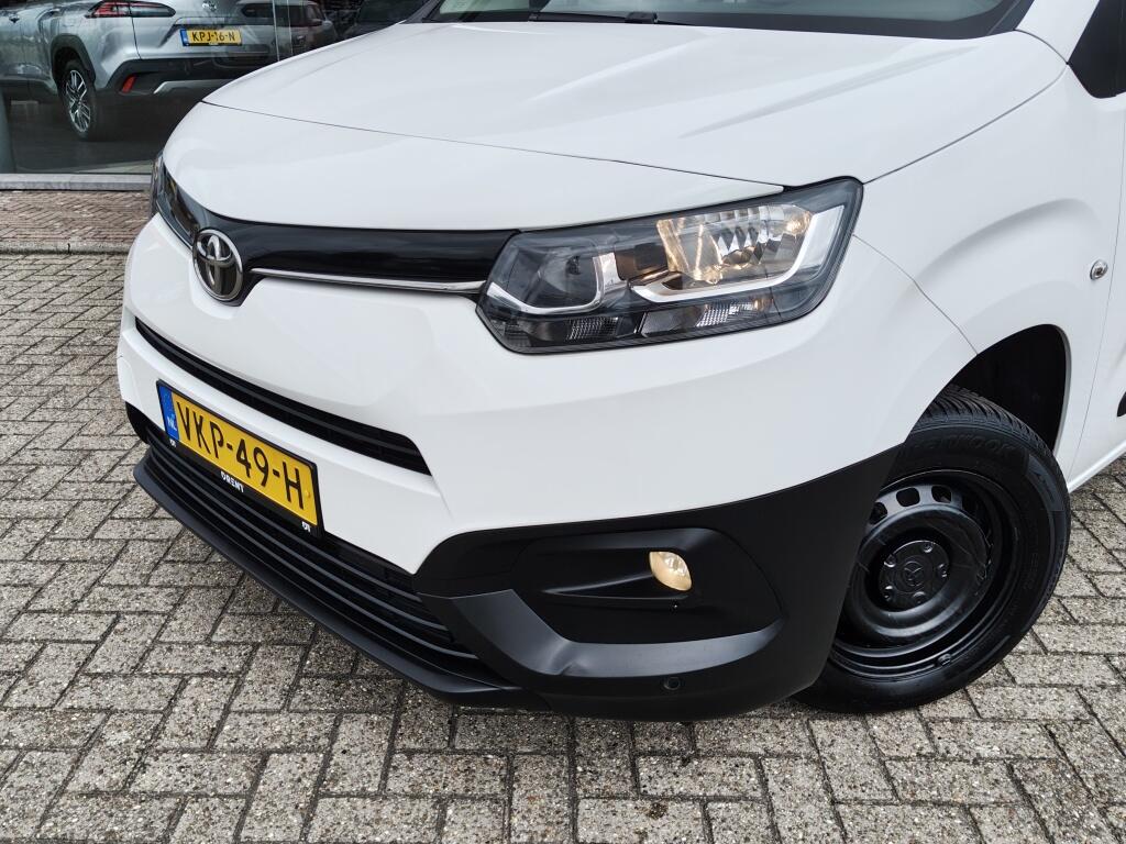 Toyota PROACE CITY 1.5 D-4D Navigator | All Seasons | Cruise Control | Android Auto - Image 2