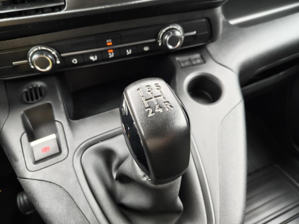 Toyota PROACE CITY 1.5 D-4D Navigator | All Seasons | Cruise Control | Android Auto - Image 22
