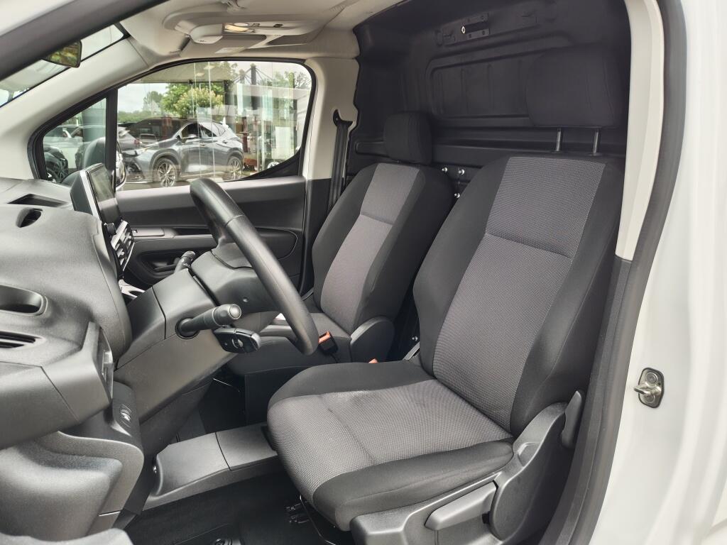 Toyota PROACE CITY 1.5 D-4D Navigator | All Seasons | Cruise Control | Android Auto - Image 25