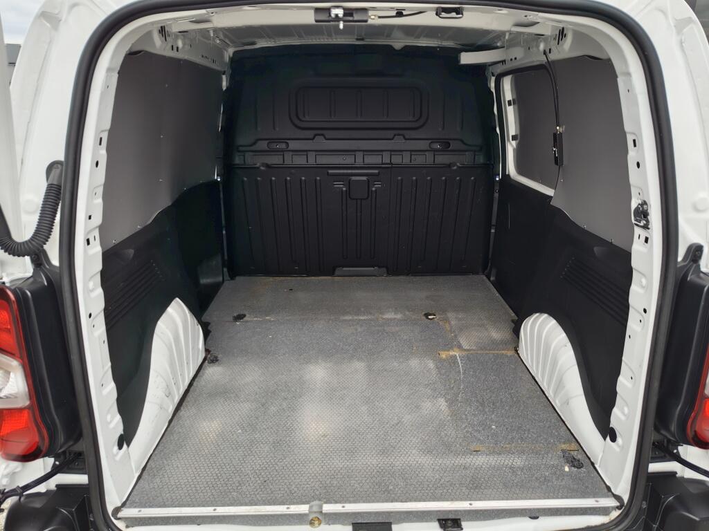 Toyota PROACE CITY 1.5 D-4D Navigator | All Seasons | Cruise Control | Android Auto - Image 30
