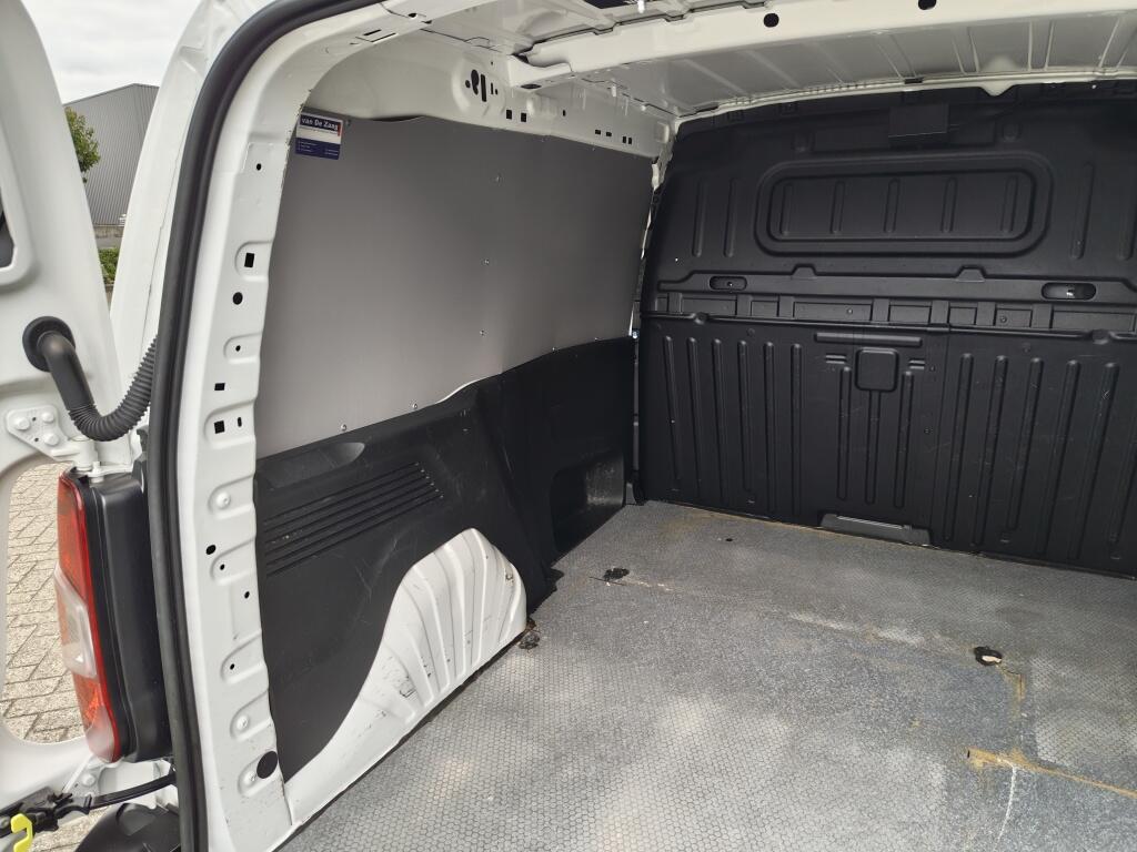 Toyota PROACE CITY 1.5 D-4D Navigator | All Seasons | Cruise Control | Android Auto - Image 31