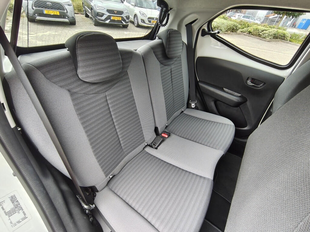 Toyota Aygo 1.0 VVT-i x-joy Automaat | Android Auto, Apple Carplay | Airco - Image 26