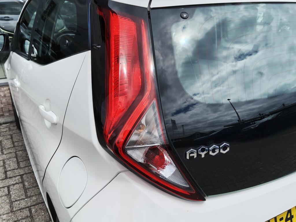 Toyota Aygo 1.0 VVT-i x-joy Automaat | Android Auto, Apple Carplay | Airco - Image 30