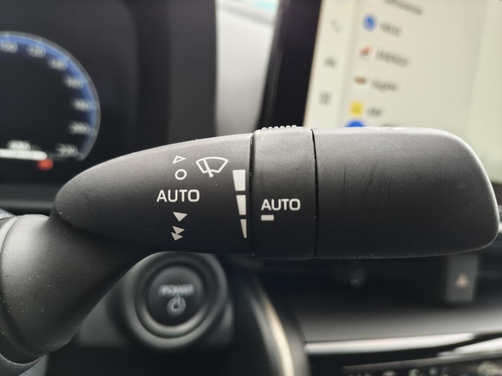 Toyota C-HR 2.0 PHEV 220 Executive | JBL | Navi | Memory Seat | Android Auto - Image 12