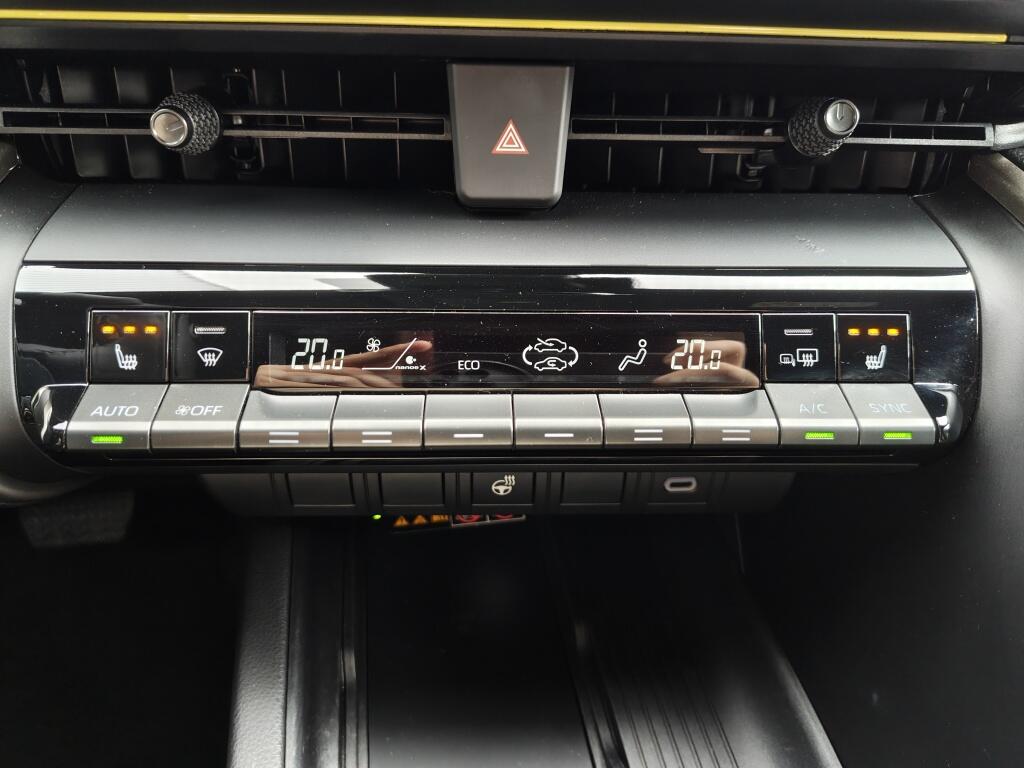 Toyota C-HR 2.0 PHEV 220 Executive | JBL | Navi | Memory Seat | Android Auto - Image 18