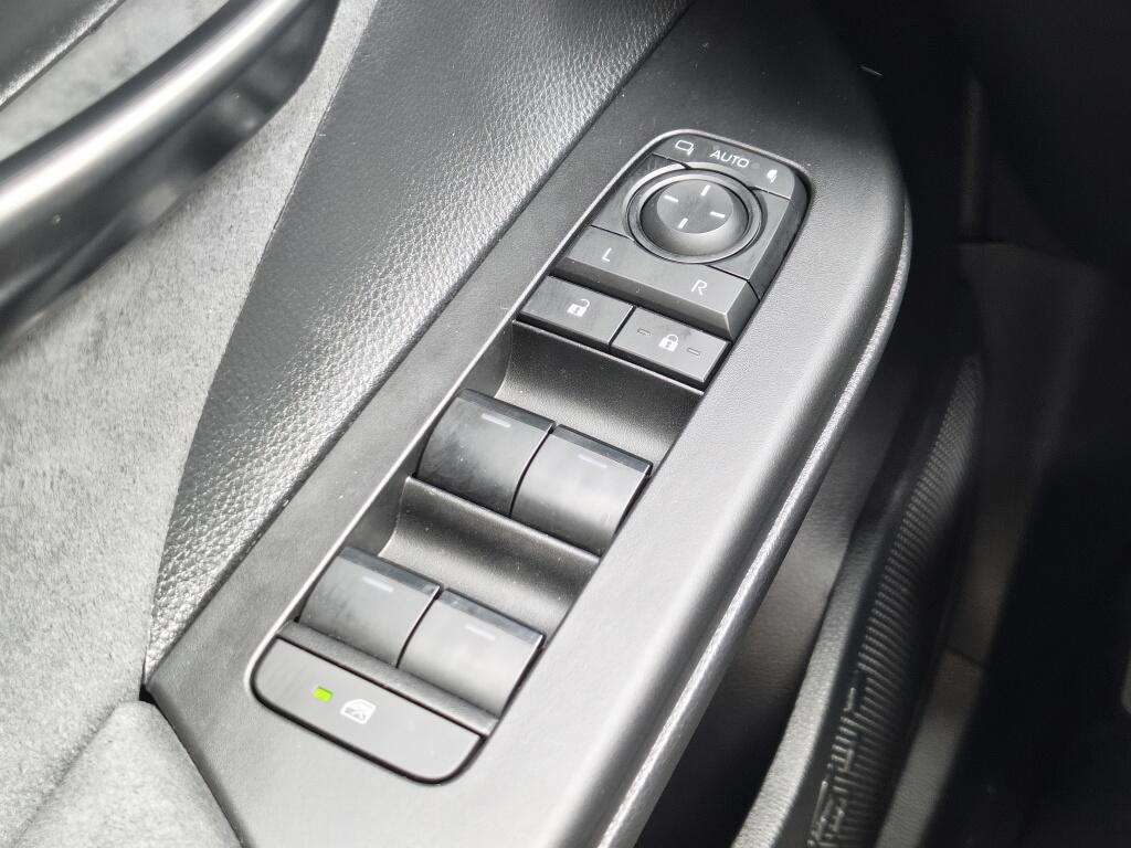Toyota C-HR 2.0 PHEV 220 Executive | JBL | Navi | Memory Seat | Android Auto - Image 23