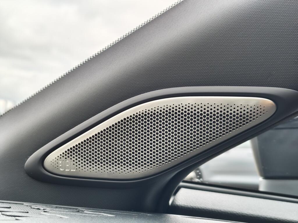 Toyota C-HR 2.0 PHEV 220 Executive | JBL | Navi | Memory Seat | Android Auto - Image 26