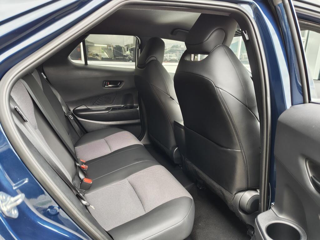 Toyota C-HR 2.0 PHEV 220 Executive | JBL | Navi | Memory Seat | Android Auto - Image 31