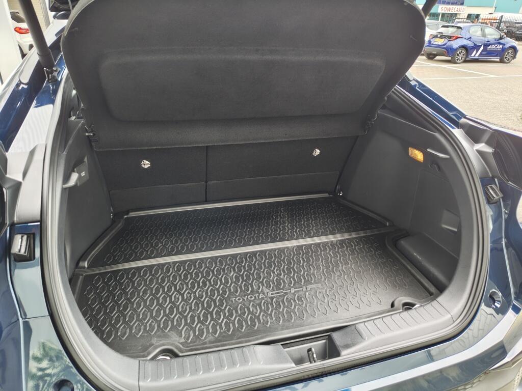 Toyota C-HR 2.0 PHEV 220 Executive | JBL | Navi | Memory Seat | Android Auto - Image 33