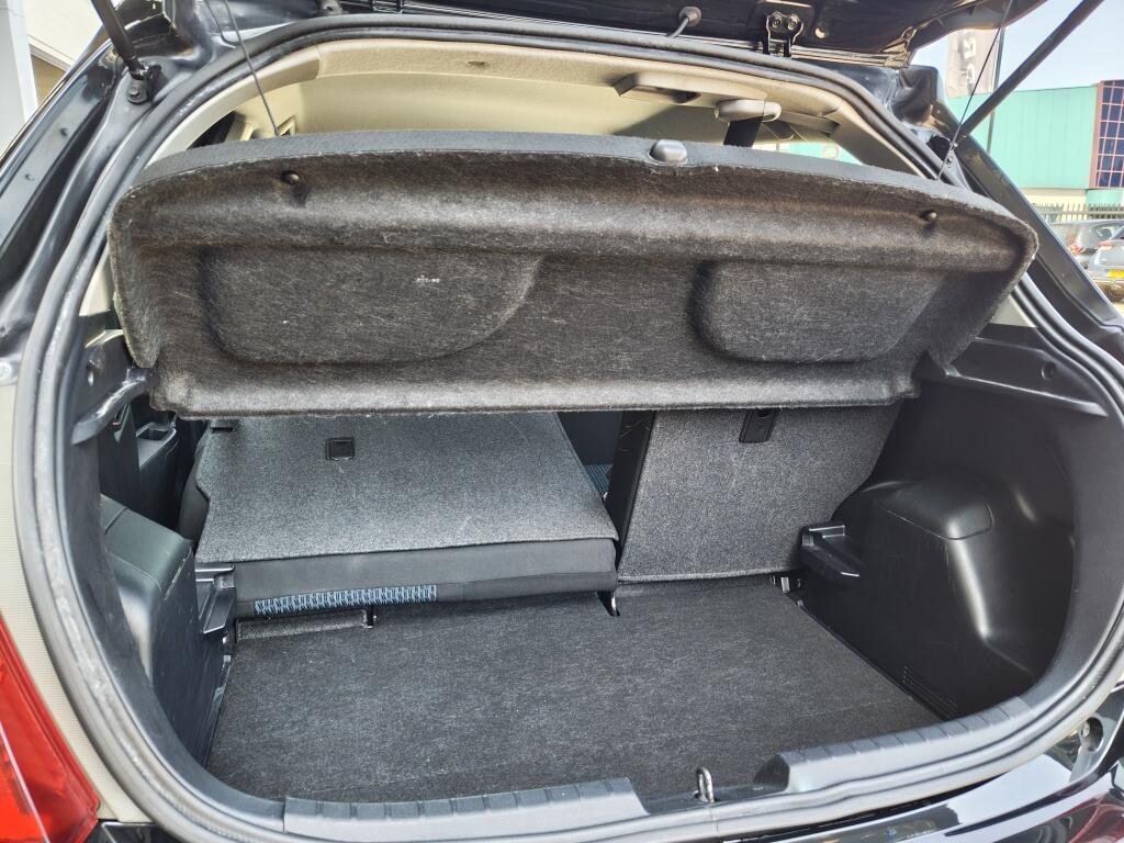 Toyota Yaris 1.3 VVT-i Aspiration | Navi | Cruise Control | Achteruitrijcamer - Image 28