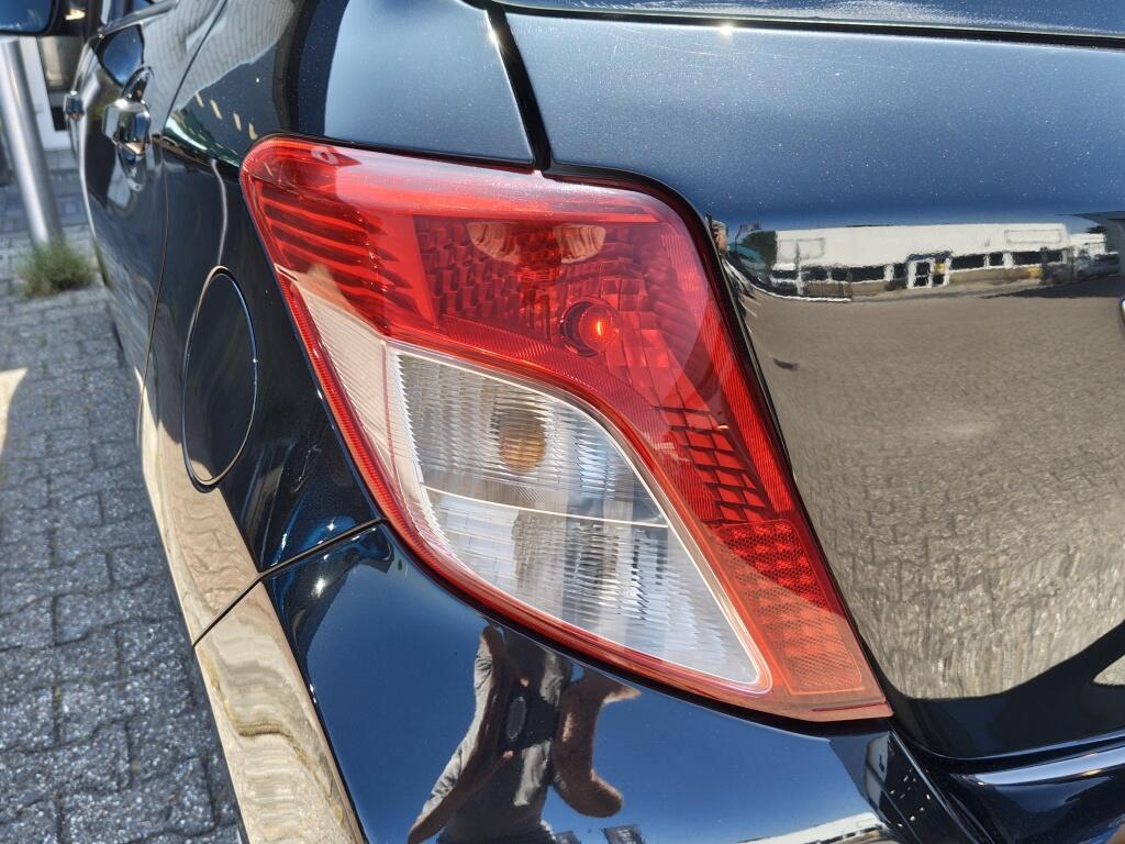 Toyota Yaris 1.3 VVT-i Aspiration | Navi | Cruise Control | Achteruitrijcamer - Image 30
