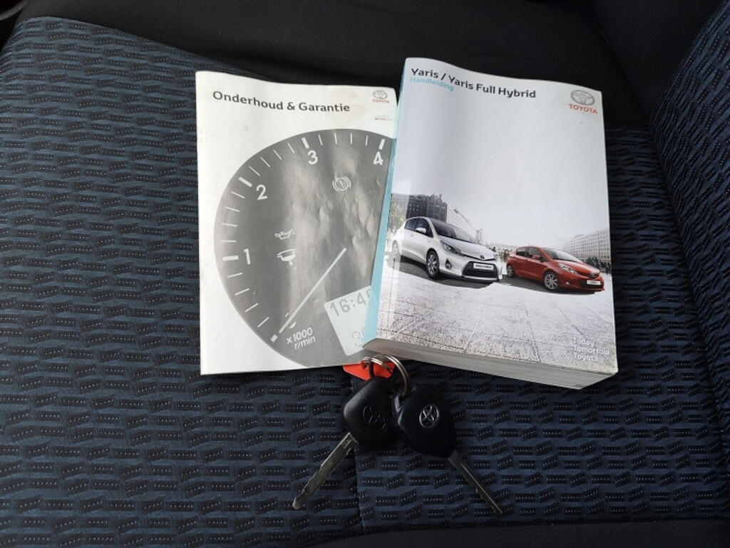Toyota Yaris 1.3 VVT-i Aspiration | Navi | Cruise Control | Achteruitrijcamer - Image 34