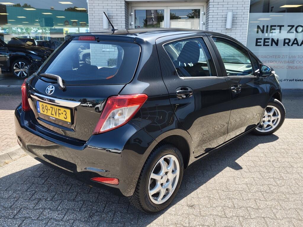 Toyota Yaris 1.3 VVT-i Aspiration | Navi | Cruise Control | Achteruitrijcamer - Image 4