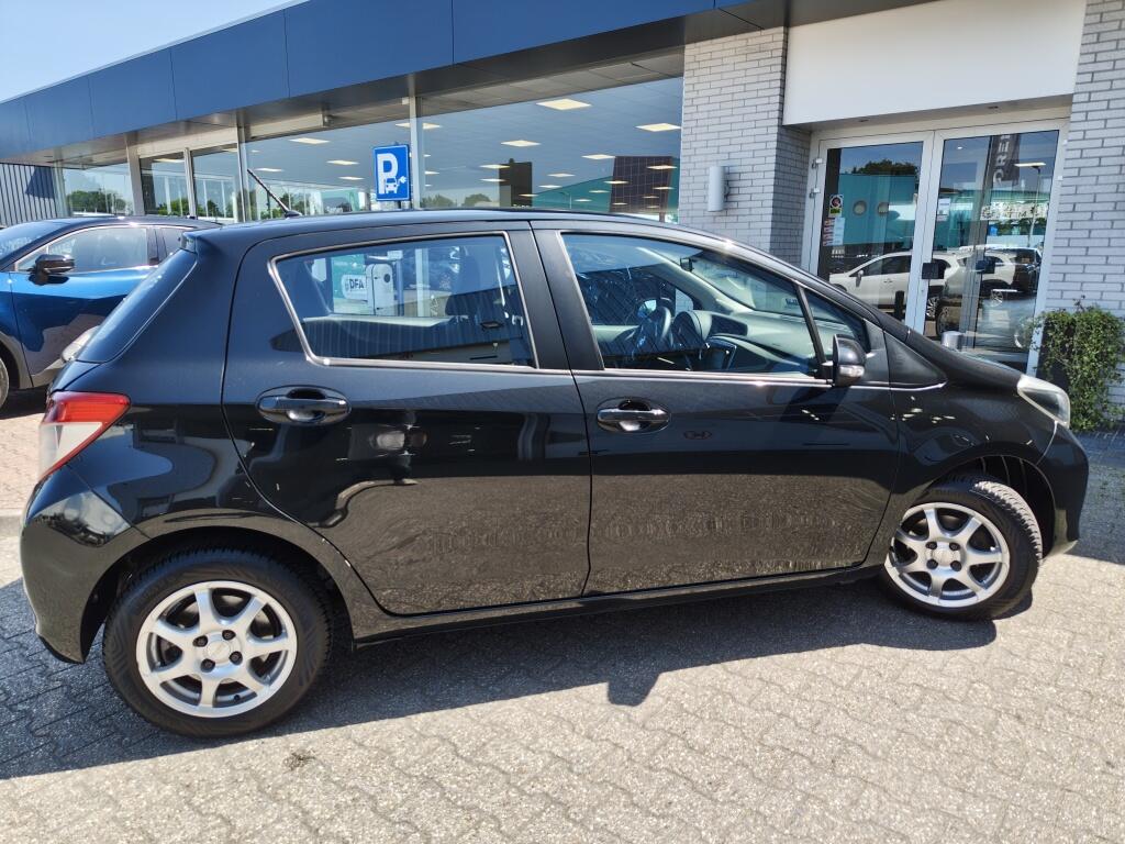 Toyota Yaris 1.3 VVT-i Aspiration | Navi | Cruise Control | Achteruitrijcamer - Image 5