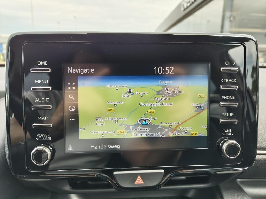Toyota Yaris 1.5 Hybrid Dynamic Bi-Tone | Trekhaak Afneembaar | Navi | Keyles - Image 18