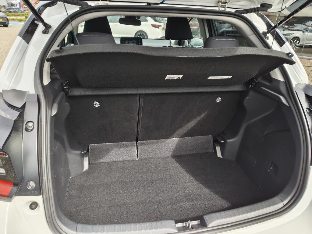 Toyota Yaris 1.5 Hybrid Dynamic Bi-Tone | Trekhaak Afneembaar | Navi | Keyles - Image 32