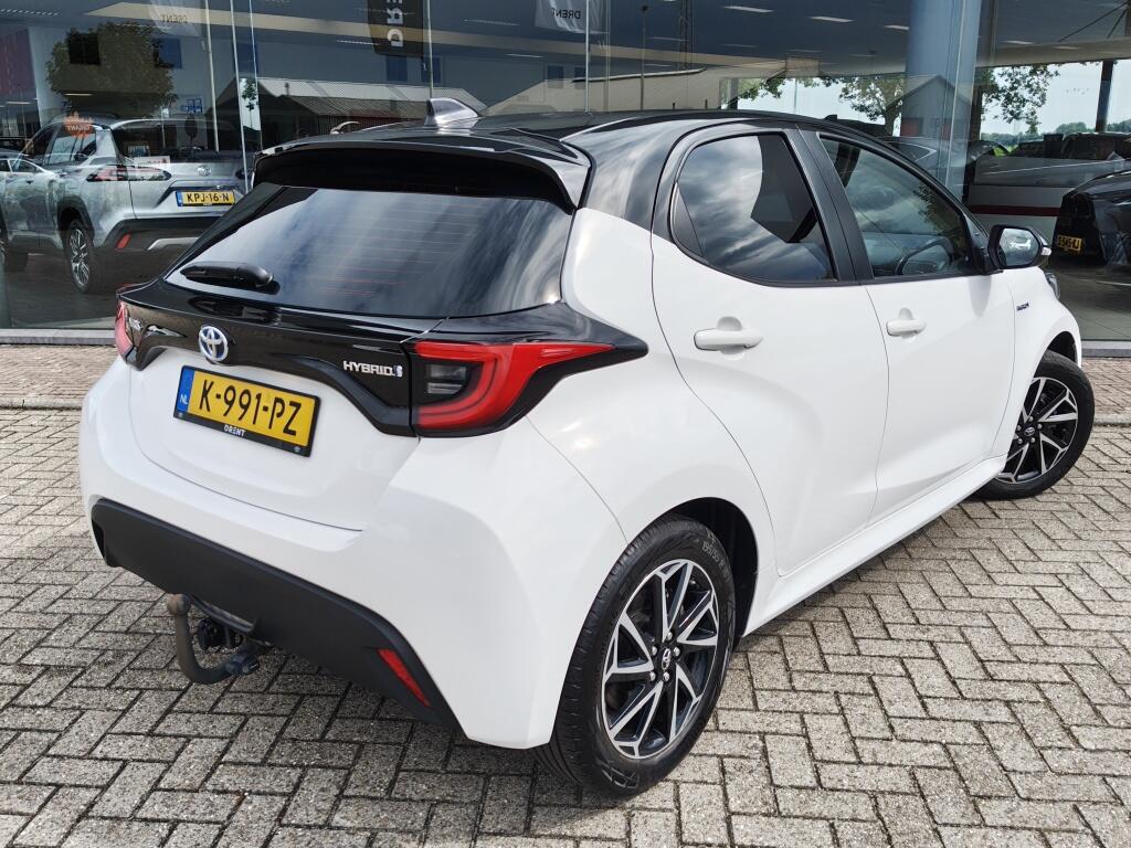 Toyota Yaris 1.5 Hybrid Dynamic Bi-Tone | Trekhaak Afneembaar | Navi | Keyles - Image 4
