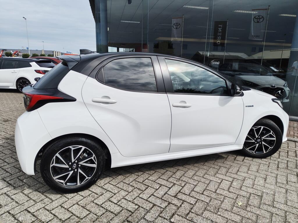 Toyota Yaris 1.5 Hybrid Dynamic Bi-Tone | Trekhaak Afneembaar | Navi | Keyles - Image 5