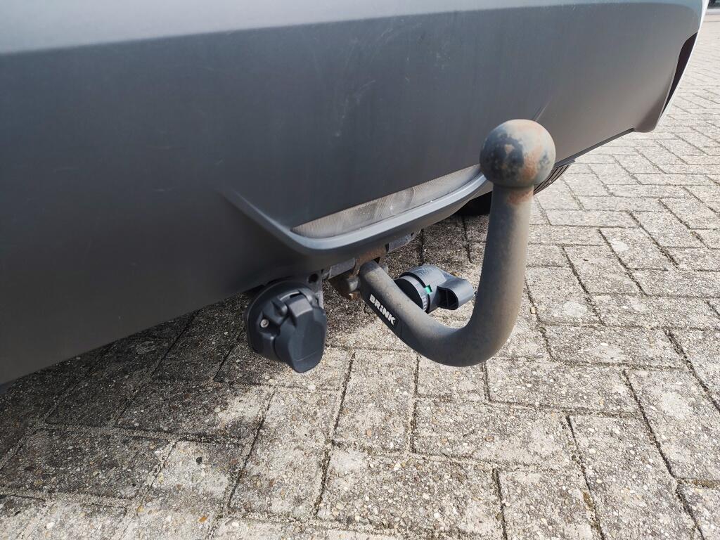 Toyota Yaris 1.5 Hybrid Dynamic Bi-Tone | Trekhaak Afneembaar | Navi | Keyles - Image 8