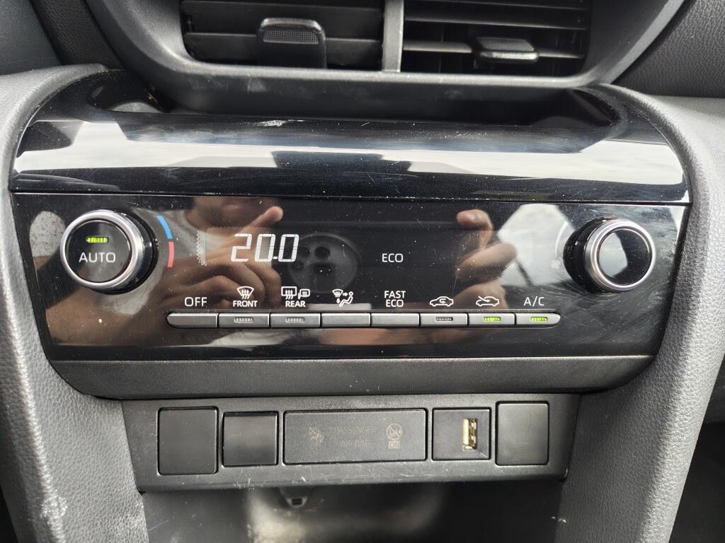 Toyota Yaris Cross 1.5 Hybrid First Edition | Navi | Keyless Start & Entry | Android Auto - Image 19