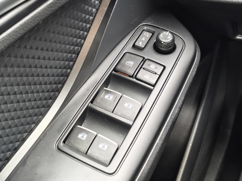 Toyota C-HR 1.2 Dynamic Automaat | Trekhaak | 1100 KG Trekgew. | DAB | - Image 23