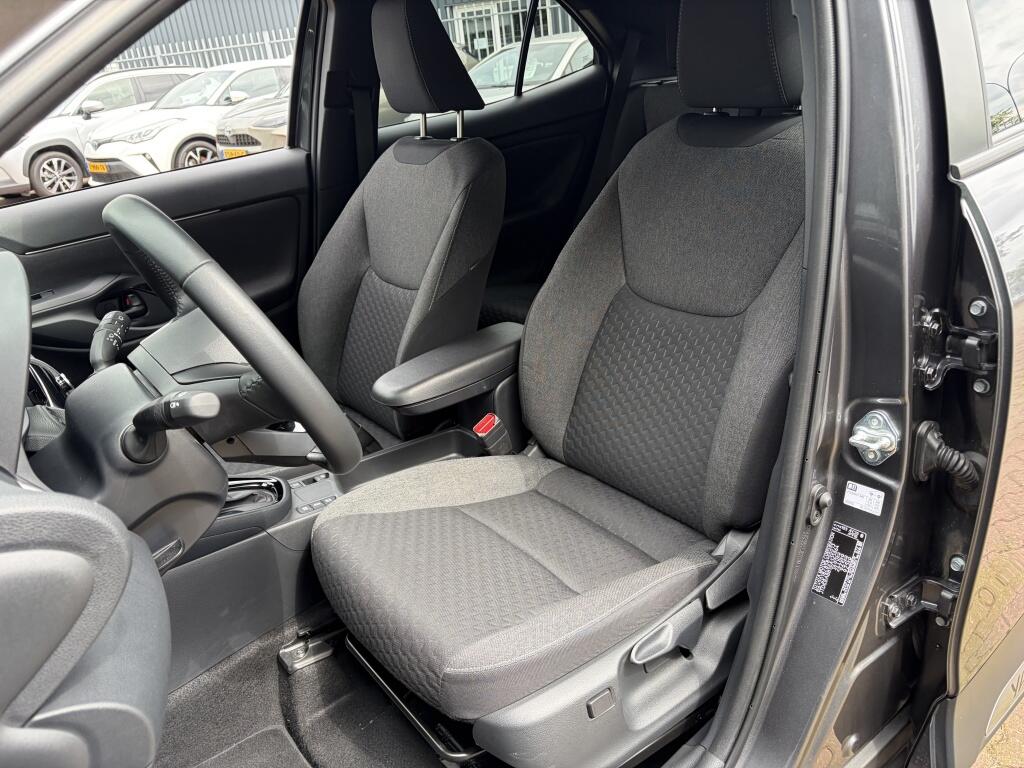 Toyota Yaris Cross 1.5 Hybrid 115 Dynamic | PDC v/a | Stoelverwarming | Keyless Ent - Image 29