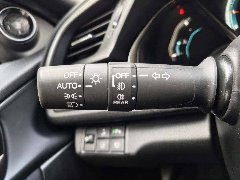 Honda Civic 1.0 i-VTEC Elegance | Sensoren v/a | Stoelverwarming | Navi - Image 11