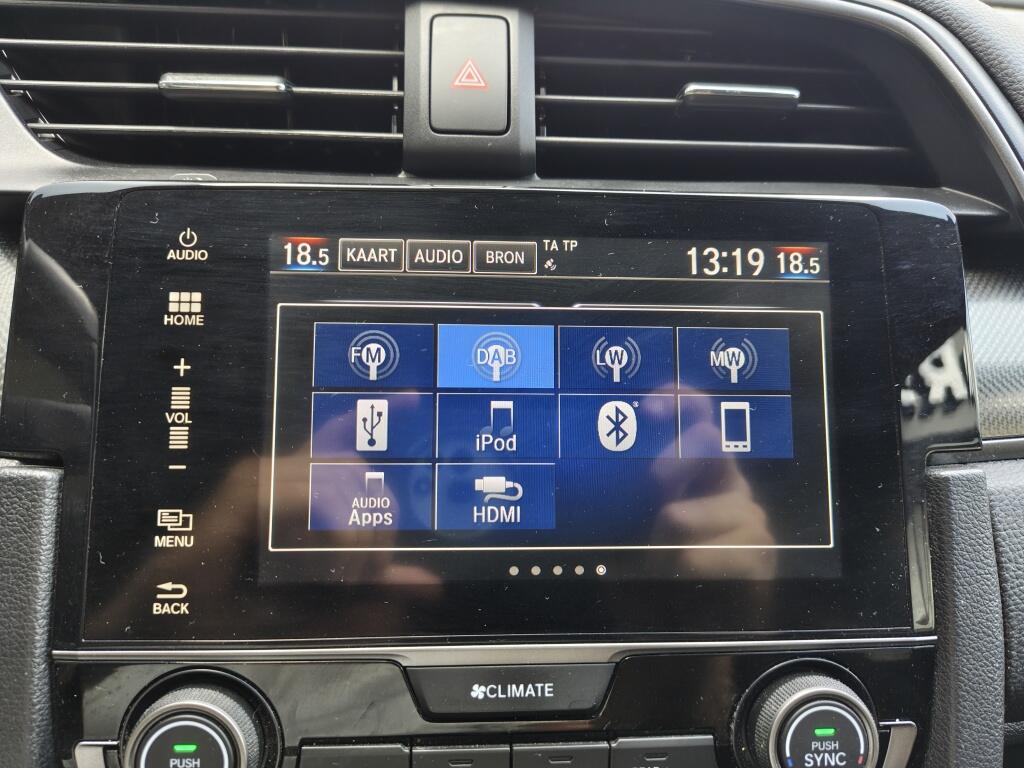 Honda Civic 1.0 i-VTEC Elegance | Sensoren v/a | Stoelverwarming | Navi - Image 15